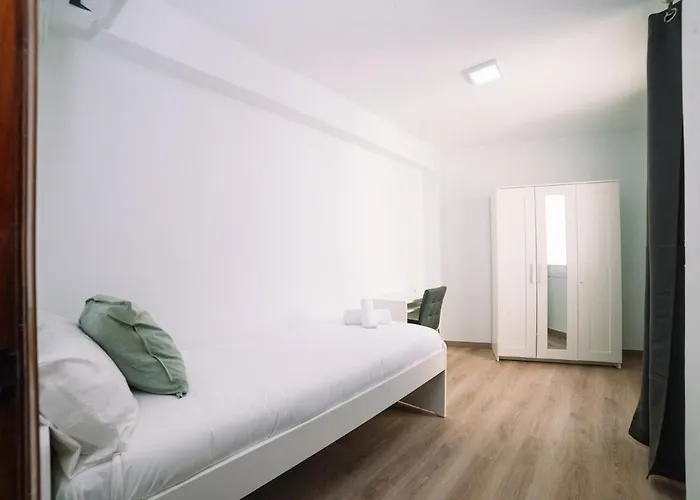 Espacioso, Comodo En El Centro By Apartmán *