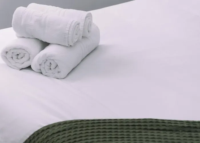 Espacioso, Comodo En El Centro By *