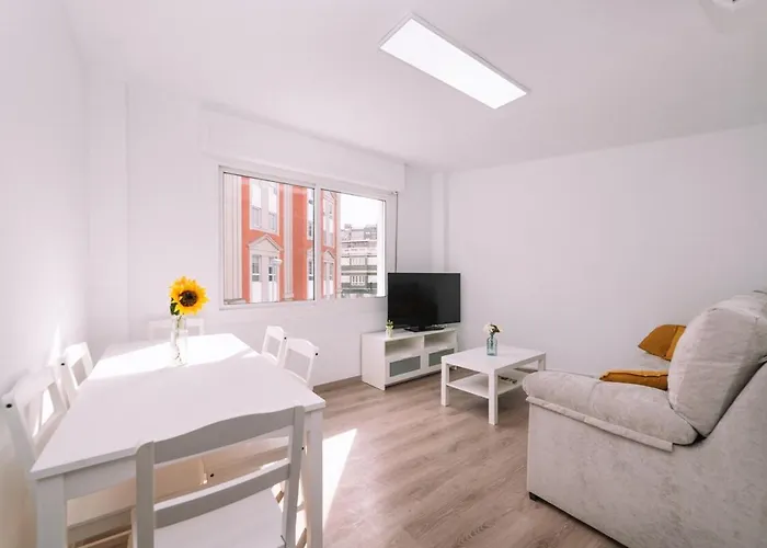 Espacioso, Comodo En El Centro By *